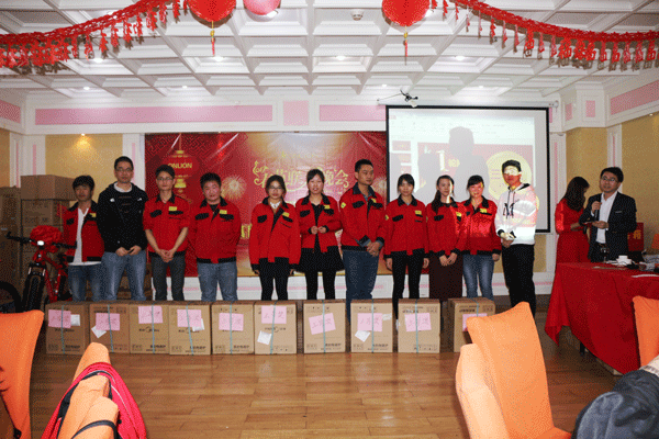 激動(dòng)人心的抽獎(jiǎng)環(huán)節(jié) 激動(dòng)人心的抽獎(jiǎng)環(huán)節(jié)